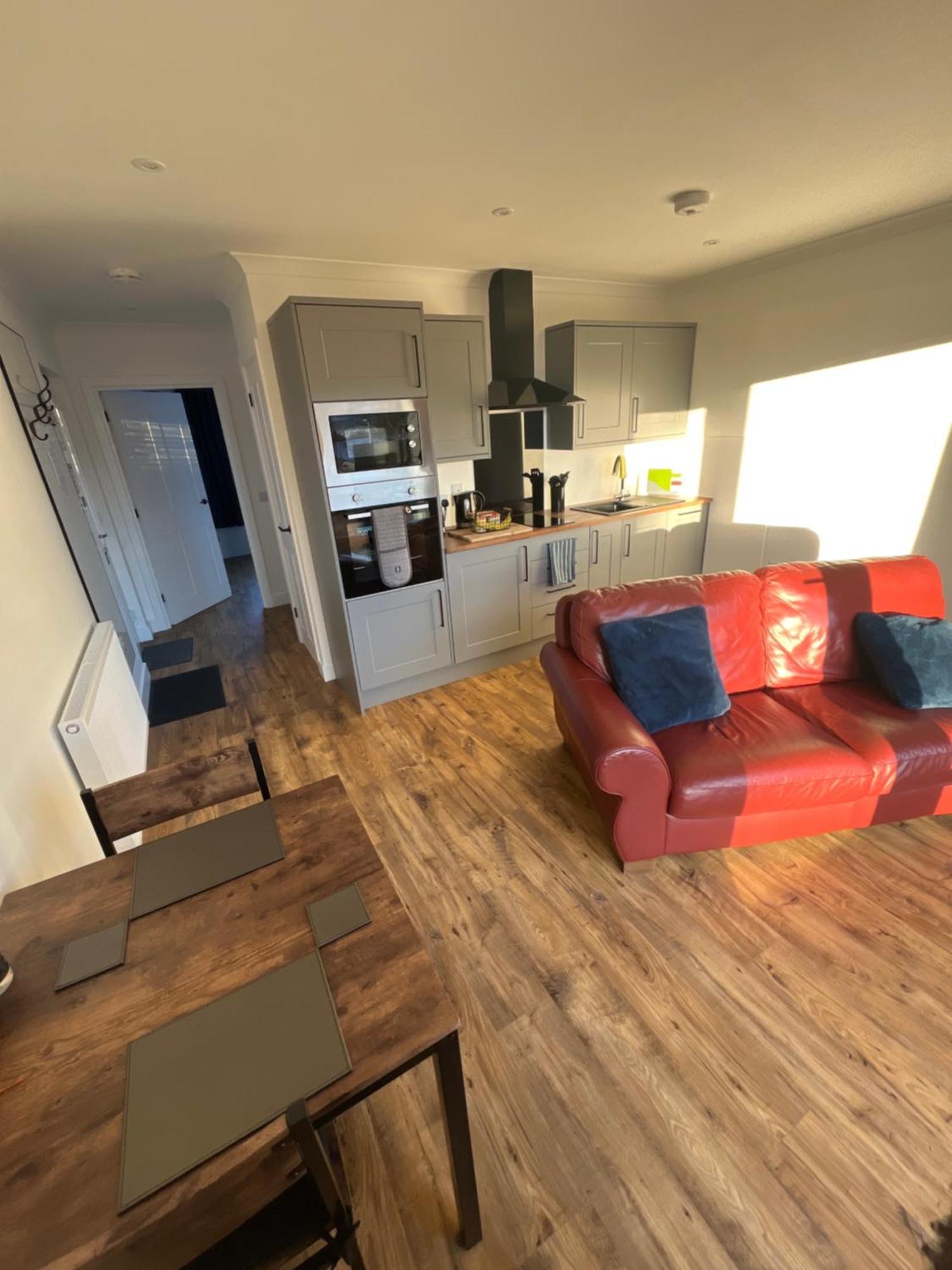 Tramore - Self Contained 1 Bedroom Unit - King Size Bed - Free Private Parking - 3 Miles From Fort William High Street Eksteriør bilde